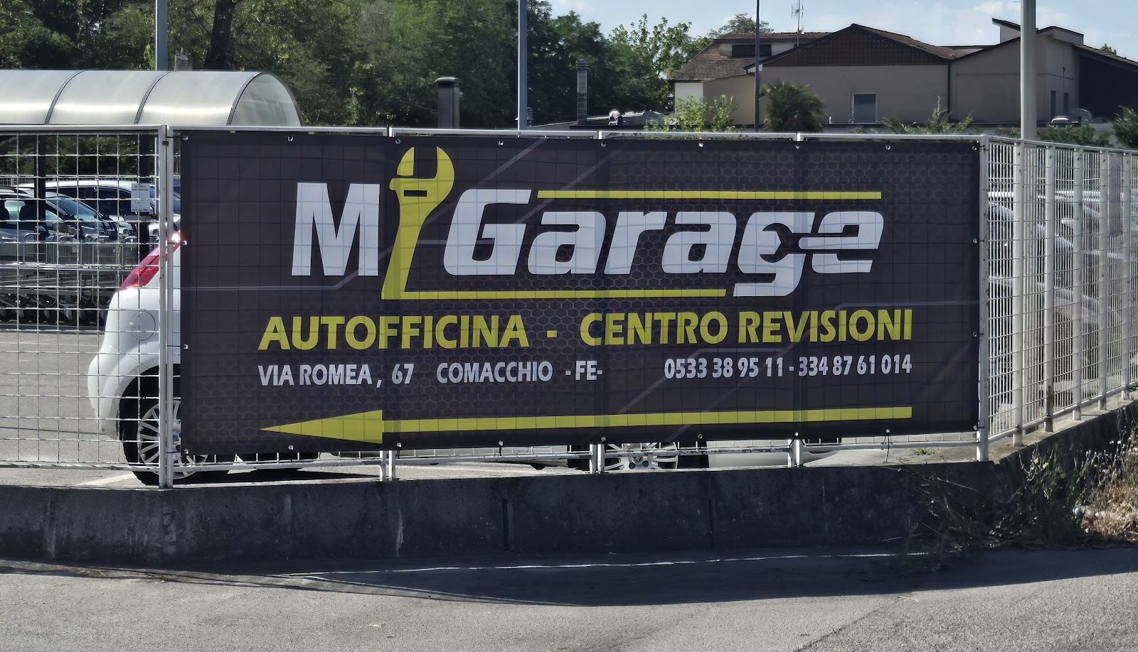 Lo striscione di MY Garage, autofficina e centro revisioni in Via Romea 67 a Comacchio